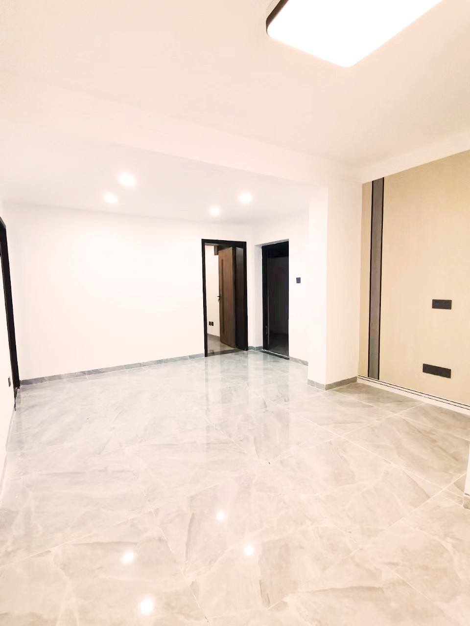 深圳布吉小產權房|東 城 花 園，首付15萬/套  地鐵口200米